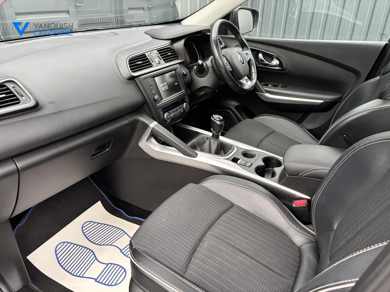 Renault Kadjar 1.2 TCe Signature Nav SUV 5dr Petrol Manual Euro 6 (s/s) (130 ps)