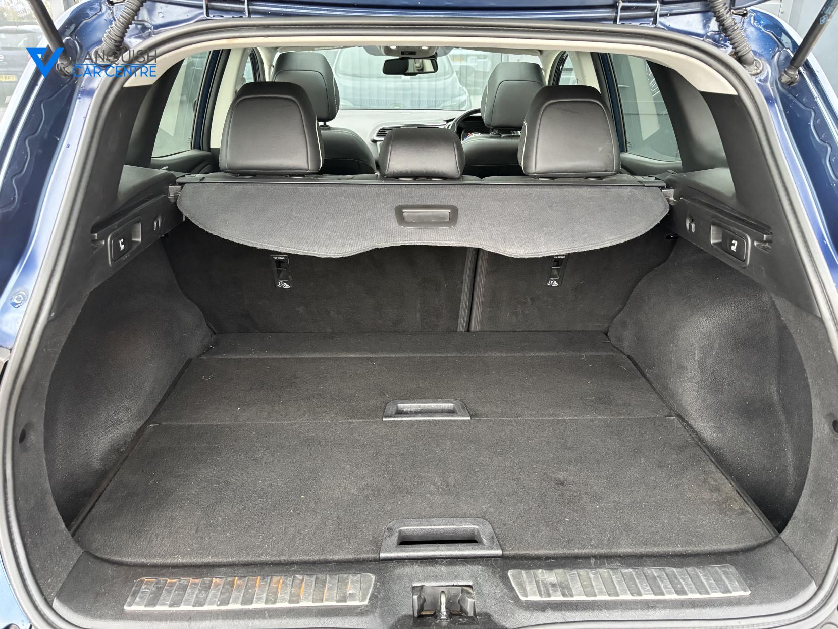 Renault Kadjar 1.2 TCe Signature Nav SUV 5dr Petrol Manual Euro 6 (s/s) (130 ps)