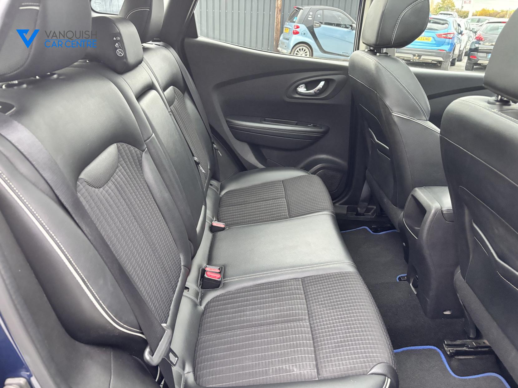 Renault Kadjar 1.2 TCe Signature Nav SUV 5dr Petrol Manual Euro 6 (s/s) (130 ps)