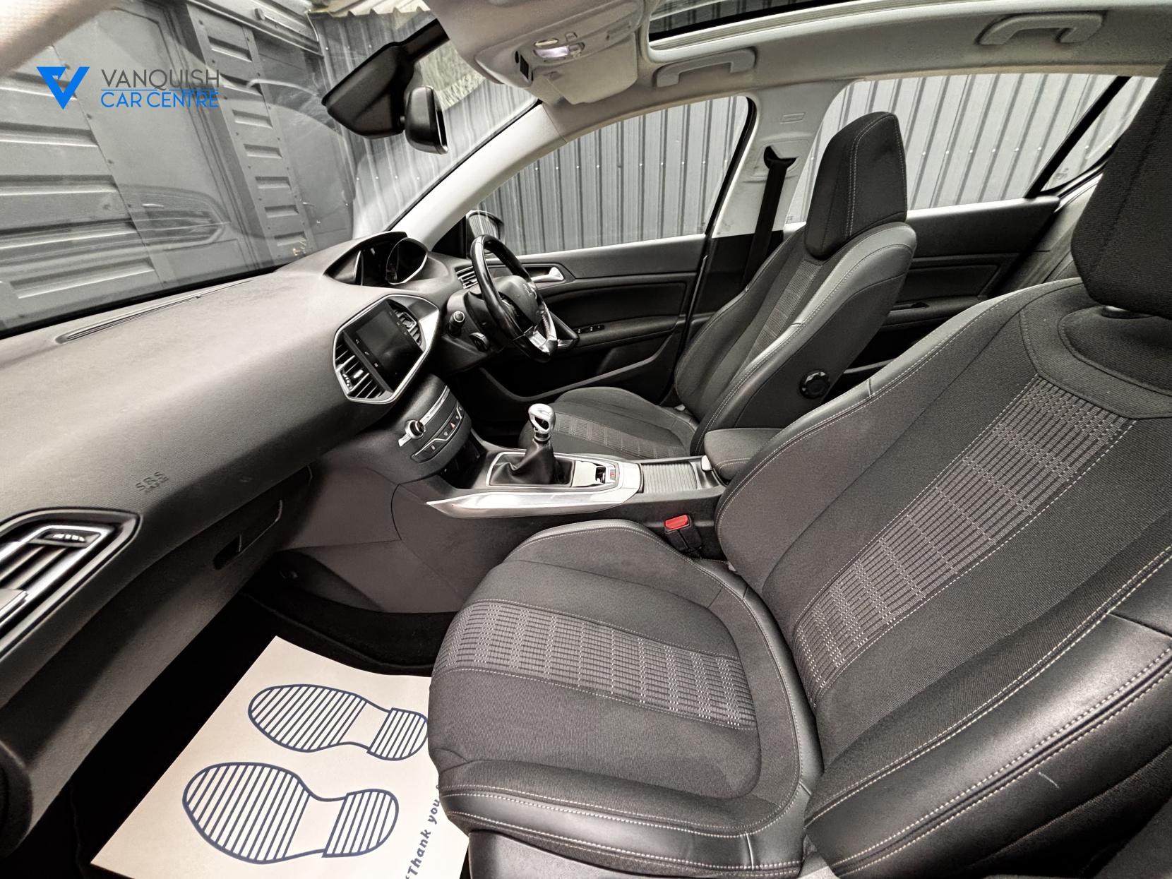 Peugeot 308 1.5 BlueHDi Allure Hatchback 5dr Diesel Manual Euro 6 (s/s) (130 ps)