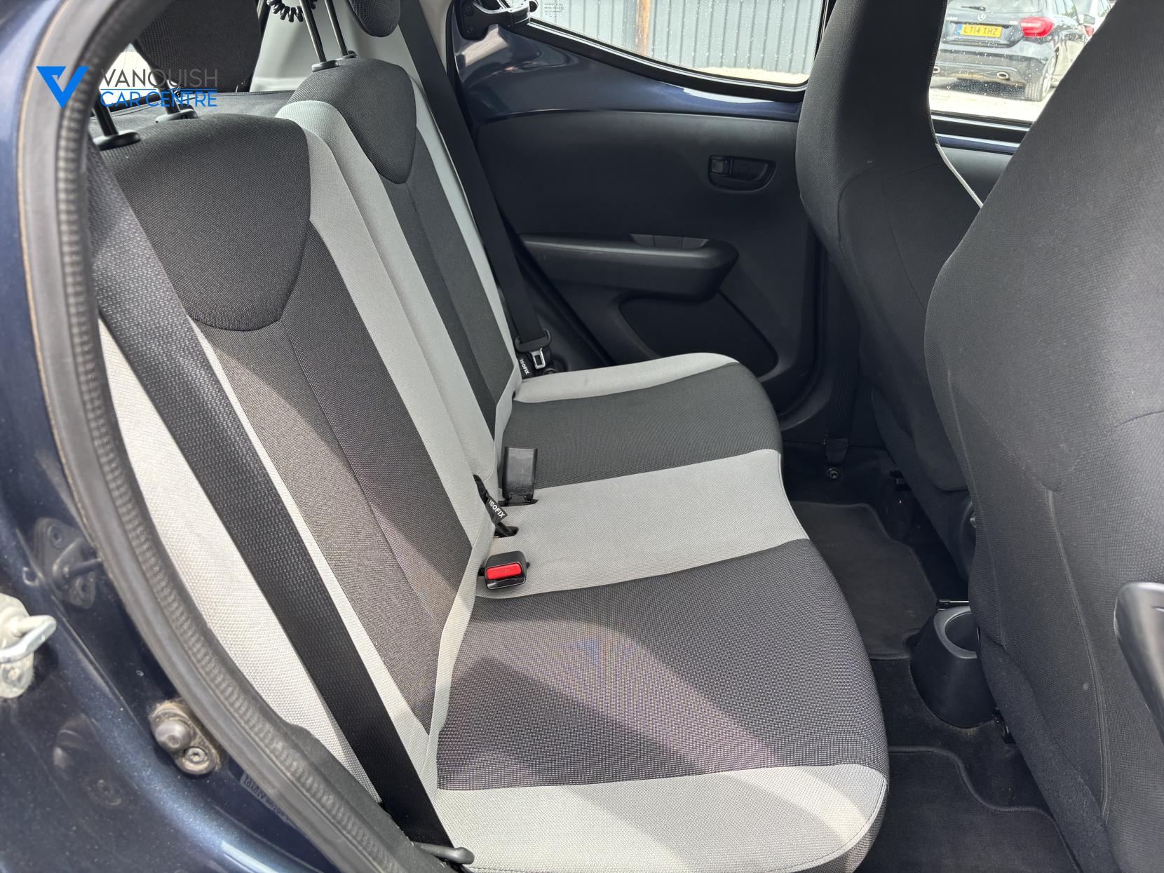 Toyota AYGO 1.0 VVT-i x-play Hatchback 5dr Petrol Manual Euro 5 Euro 5 (68 ps)