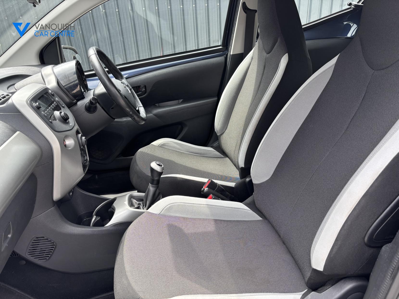 Toyota AYGO 1.0 VVT-i x-play Hatchback 5dr Petrol Manual Euro 5 Euro 5 (68 ps)