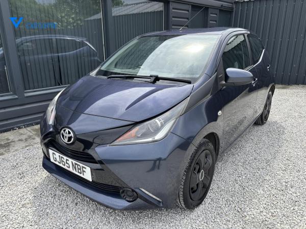 Toyota AYGO 1.0 VVT-i x-play Hatchback 5dr Petrol Manual Euro 5 Euro 5 (68 ps)