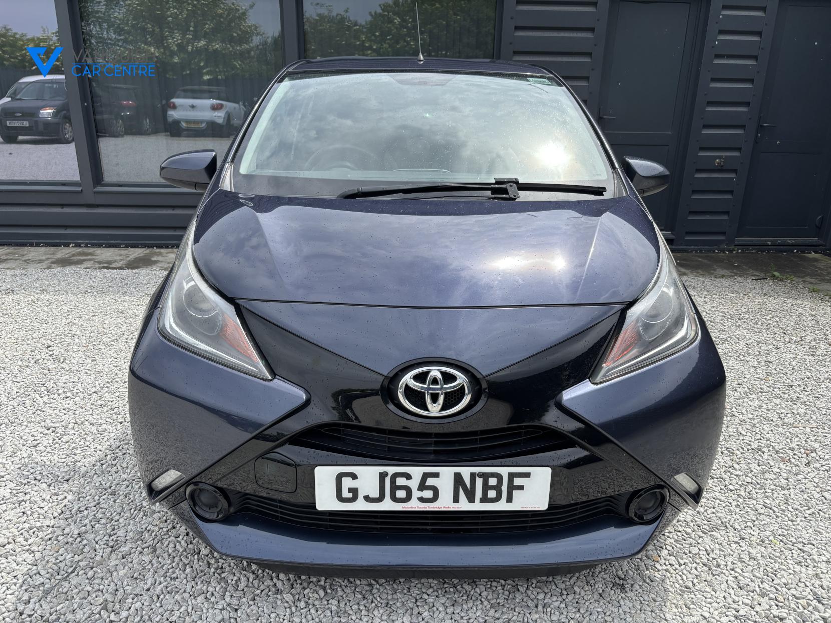 Toyota AYGO 1.0 VVT-i x-play Hatchback 5dr Petrol Manual Euro 5 Euro 5 (68 ps)