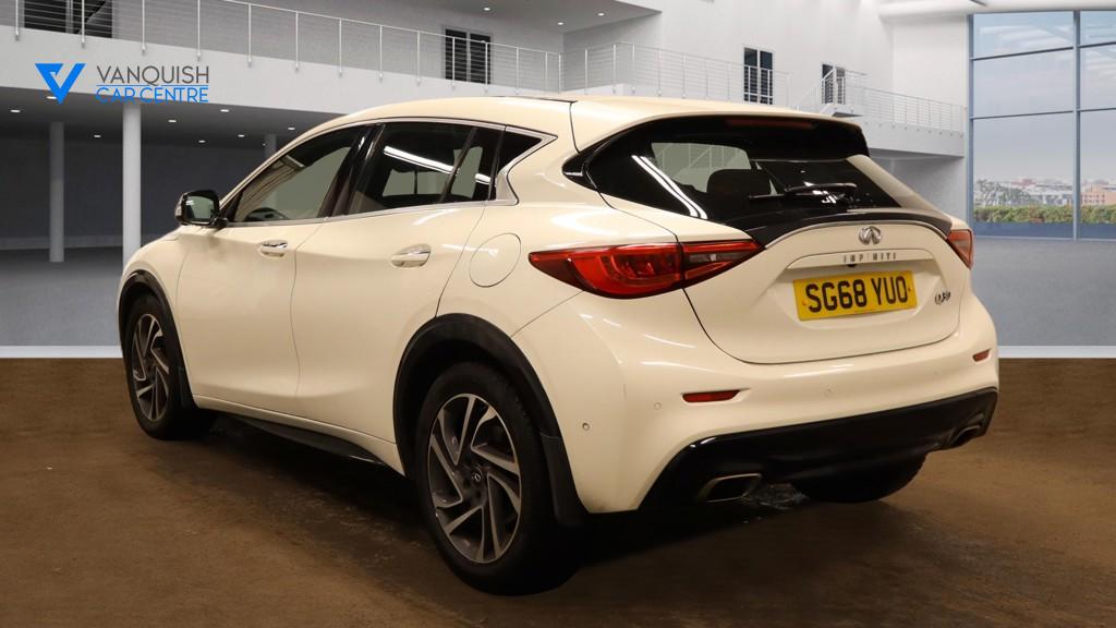 Infiniti Q30 1.5d Luxe Tech Hatchback 5dr Diesel DCT Euro 6 (s/s) (109 ps)