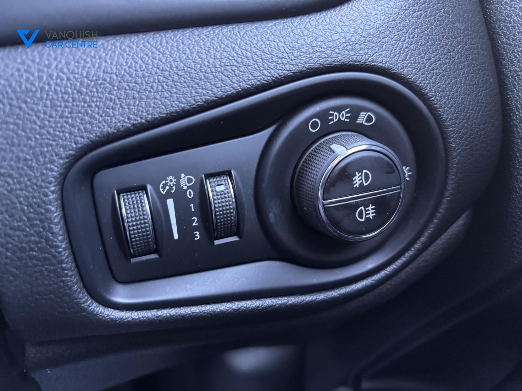 Jeep Renegade 1.4T MultiAirII Longitude SUV 5dr Petrol DDCT Euro 6 (s/s) (140 ps)