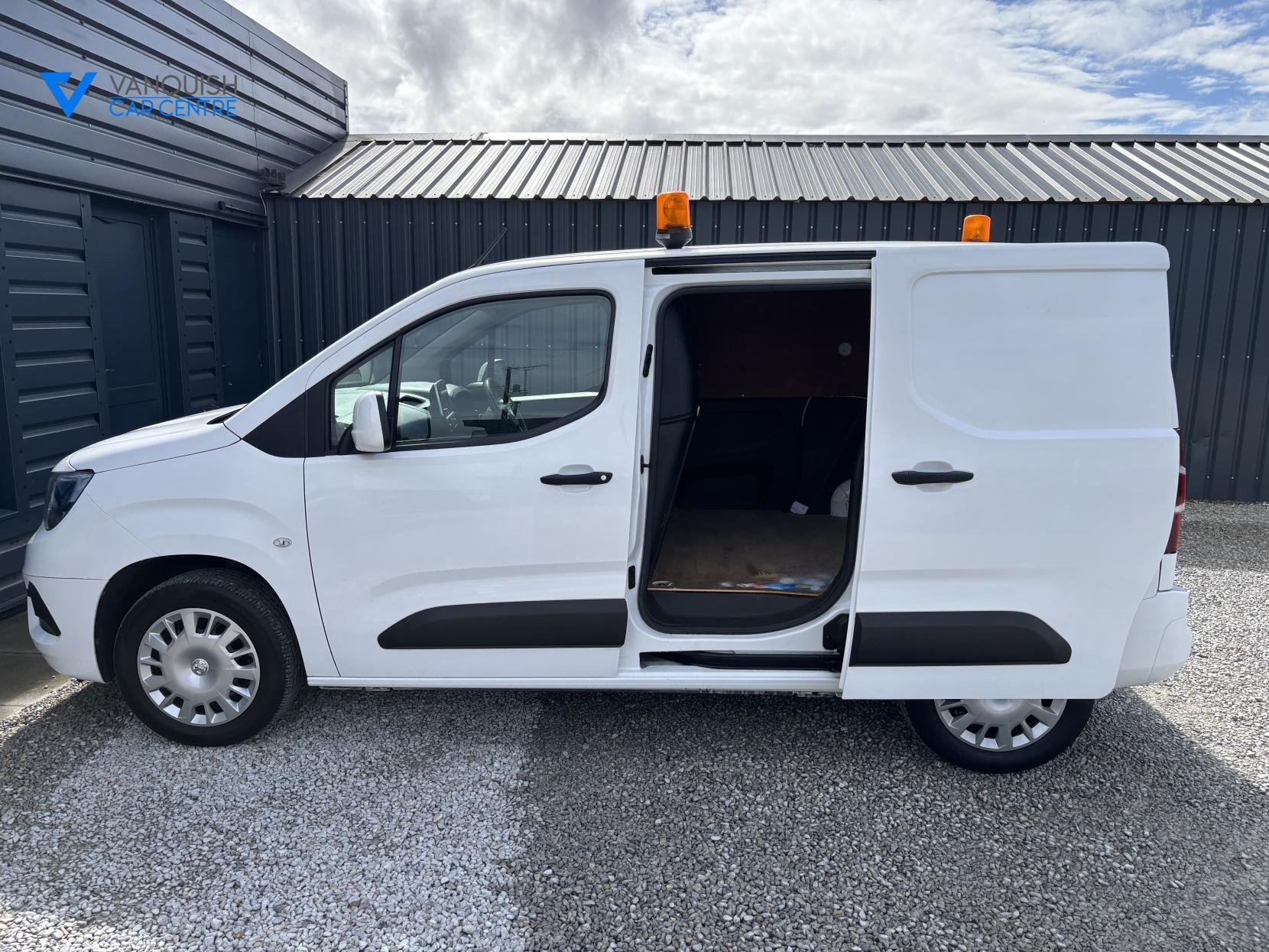 Vauxhall Combo 1.5 Turbo D 2300 Sportive Panel Van 4dr Diesel Manual L1 H1 Euro 6 (100 ps)