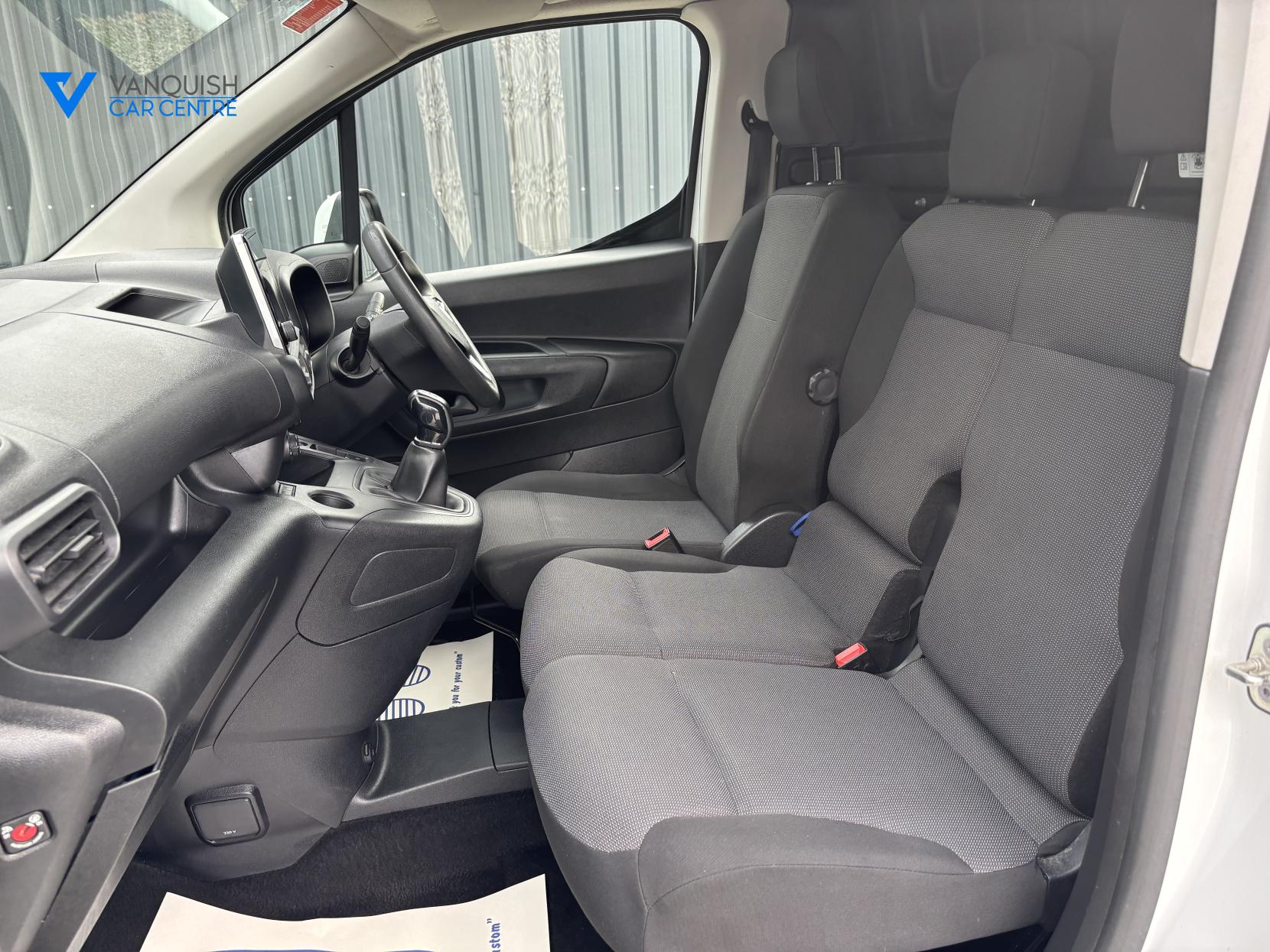 Vauxhall Combo 1.5 Turbo D 2300 Sportive Panel Van 4dr Diesel Manual L1 H1 Euro 6 (100 ps)