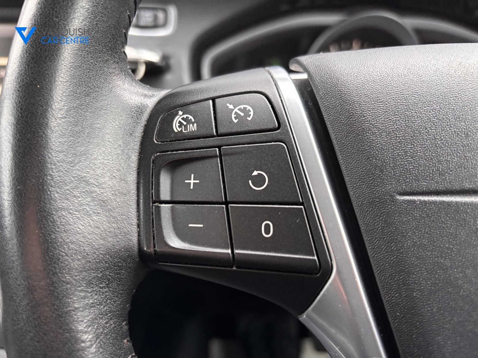 Volvo V40 Cross Country 2.0 D2 Lux Hatchback 5dr Diesel Manual Euro 6 (s/s) (120 ps)