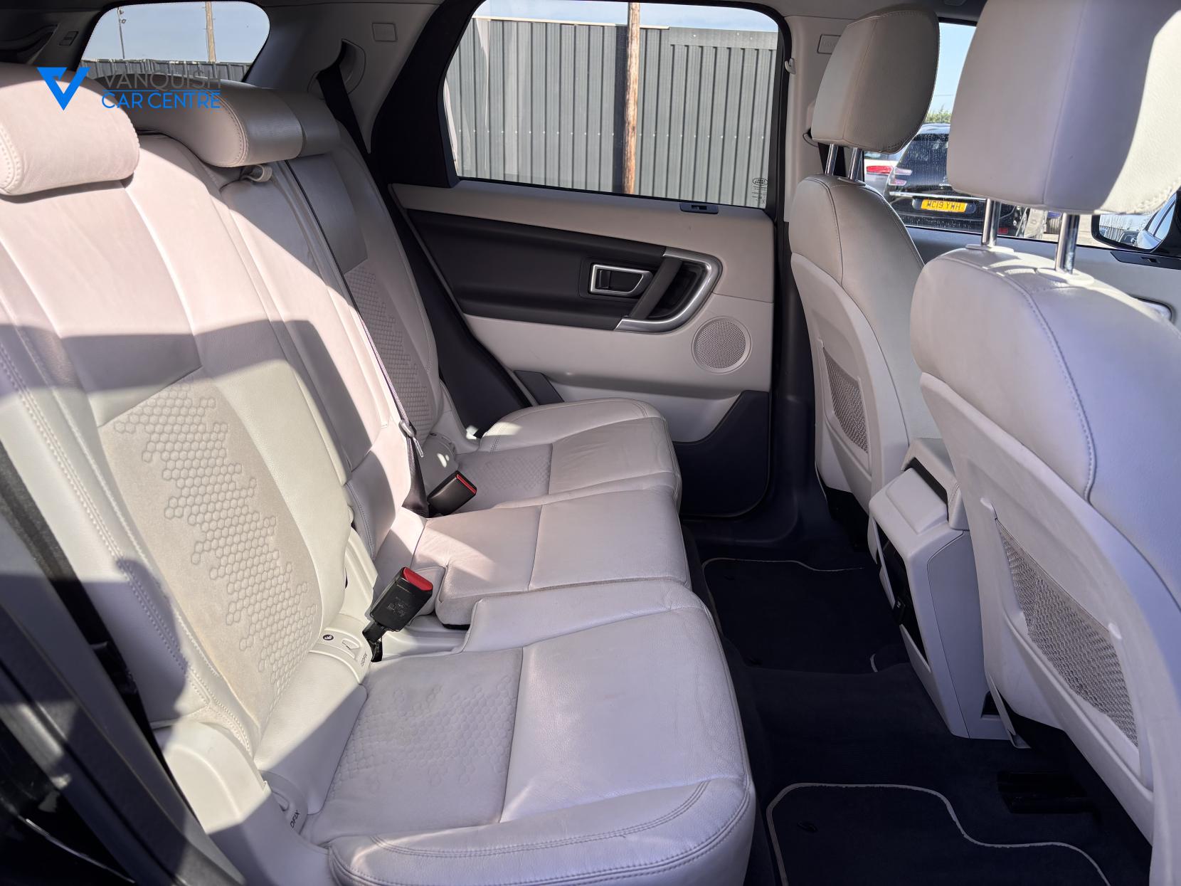 Land Rover Discovery Sport 2.0 TD4 SE Tech SUV 5dr Diesel Manual 4WD Euro 6 (s/s) (180 ps)