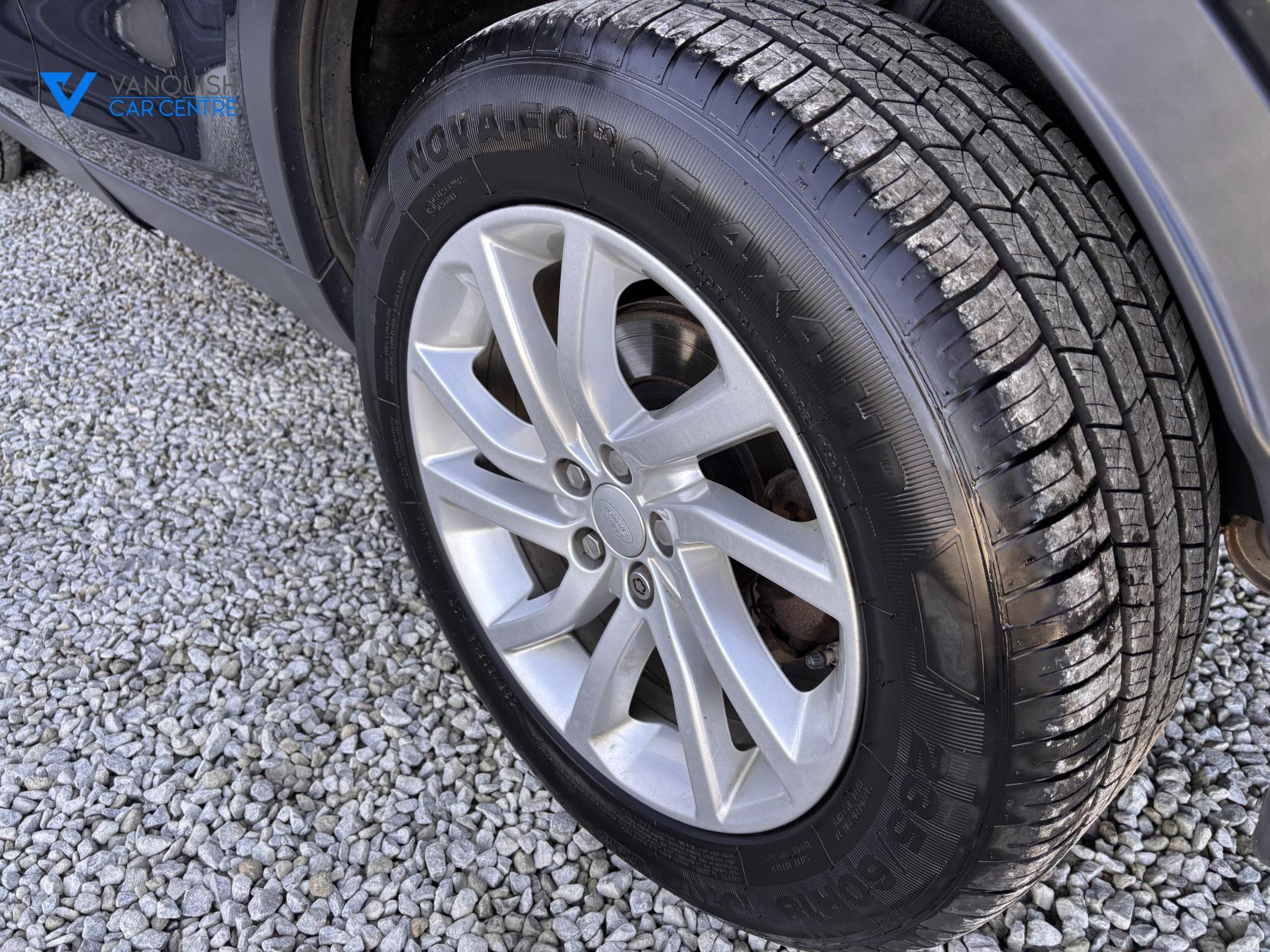 Land Rover Discovery Sport 2.0 TD4 SE Tech SUV 5dr Diesel Manual 4WD Euro 6 (s/s) (180 ps)