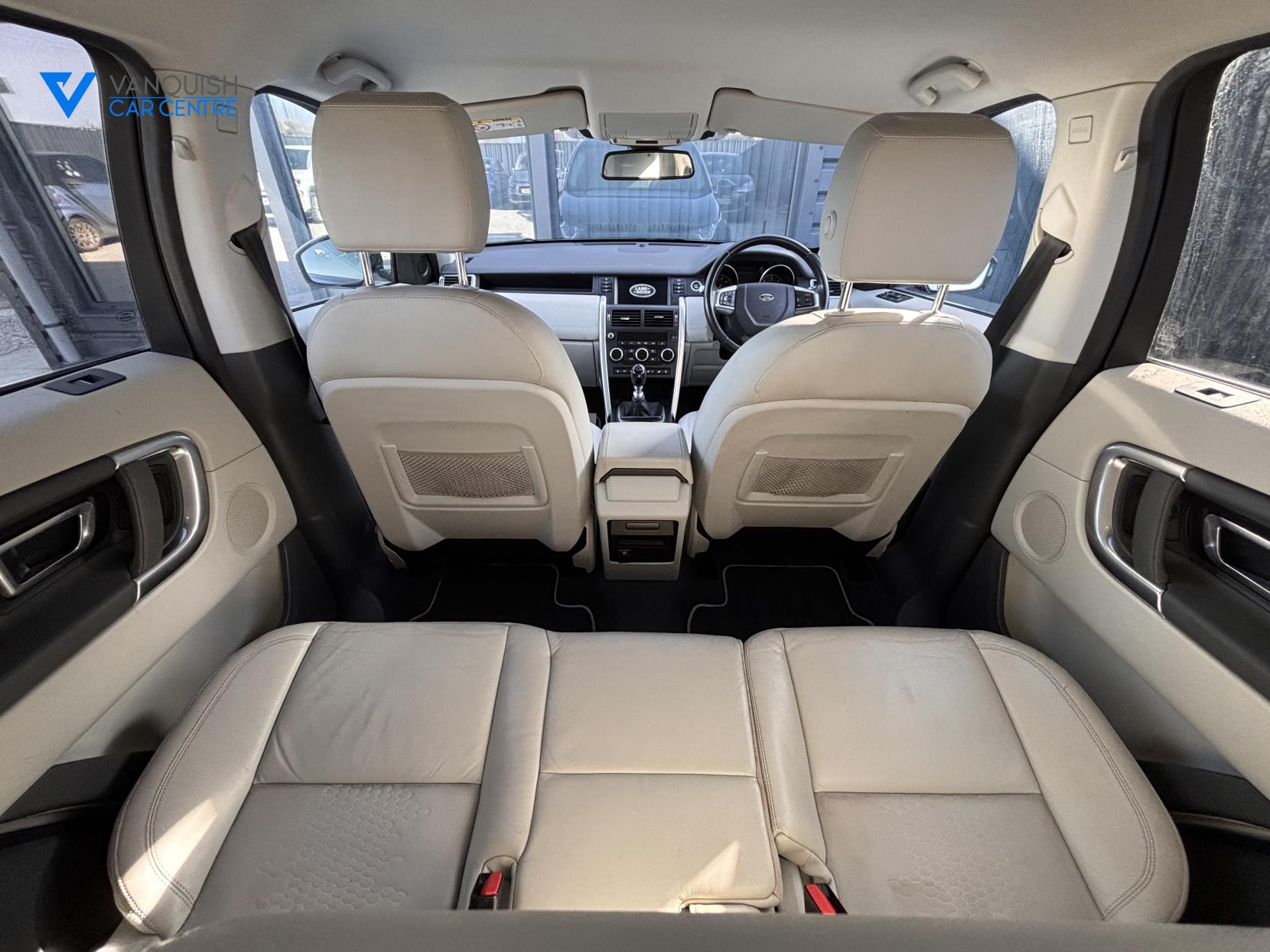 Land Rover Discovery Sport 2.0 TD4 SE Tech SUV 5dr Diesel Manual 4WD Euro 6 (s/s) (180 ps)