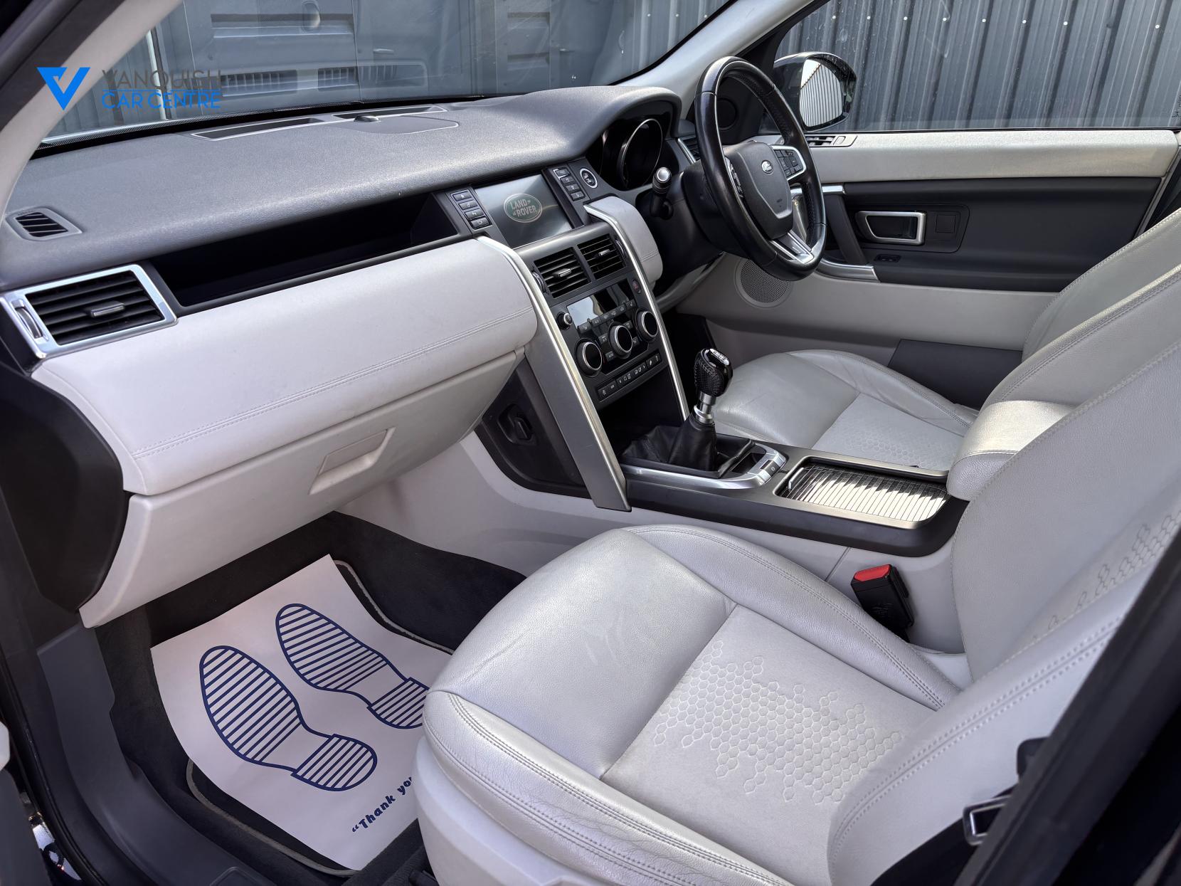 Land Rover Discovery Sport 2.0 TD4 SE Tech SUV 5dr Diesel Manual 4WD Euro 6 (s/s) (180 ps)