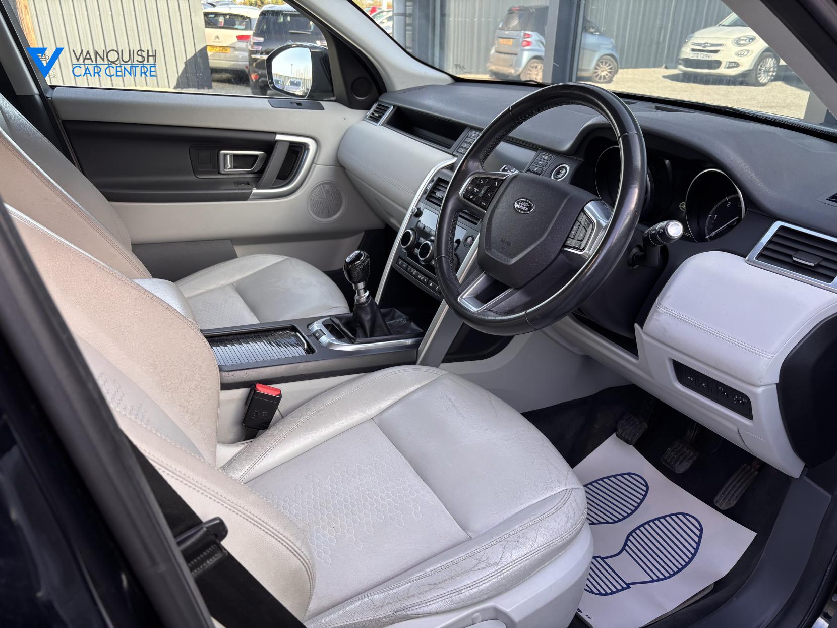 Land Rover Discovery Sport 2.0 TD4 SE Tech SUV 5dr Diesel Manual 4WD Euro 6 (s/s) (180 ps)