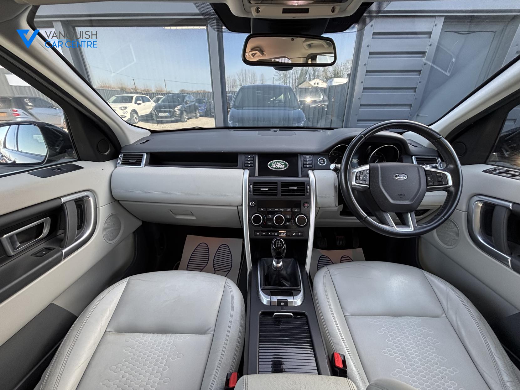 Land Rover Discovery Sport 2.0 TD4 SE Tech SUV 5dr Diesel Manual 4WD Euro 6 (s/s) (180 ps)