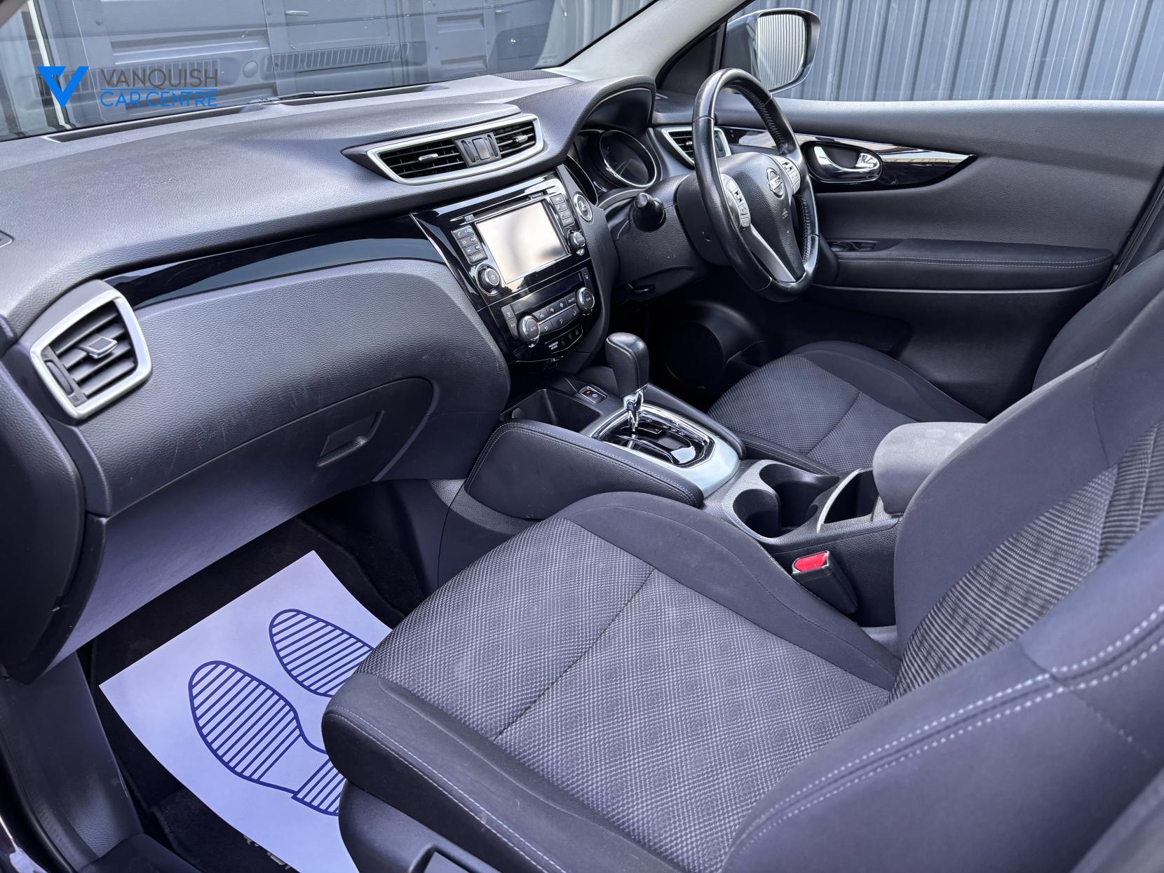 Nissan Qashqai 1.6 dCi N-Connecta SUV 5dr Diesel XTRON 2WD Euro 6 (s/s) (130 ps)