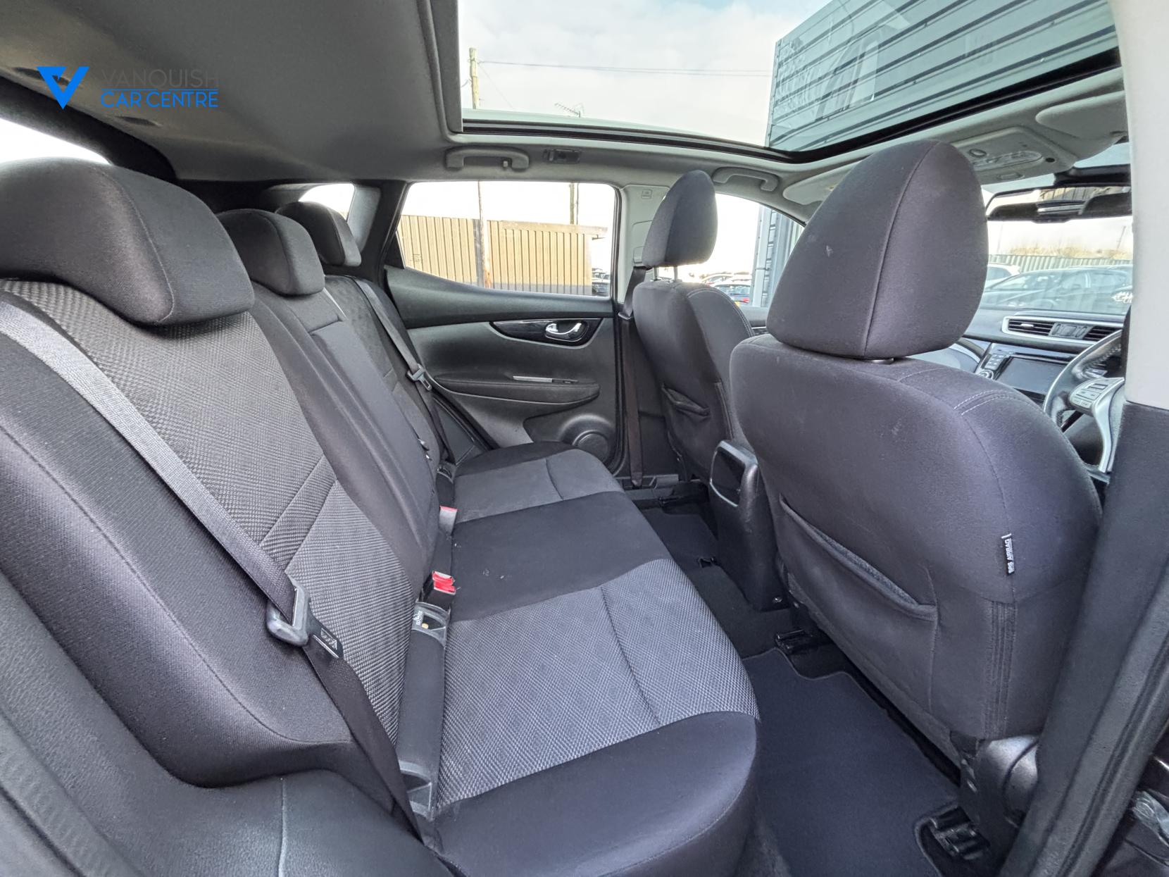 Nissan Qashqai 1.6 dCi N-Connecta SUV 5dr Diesel XTRON 2WD Euro 6 (s/s) (130 ps)