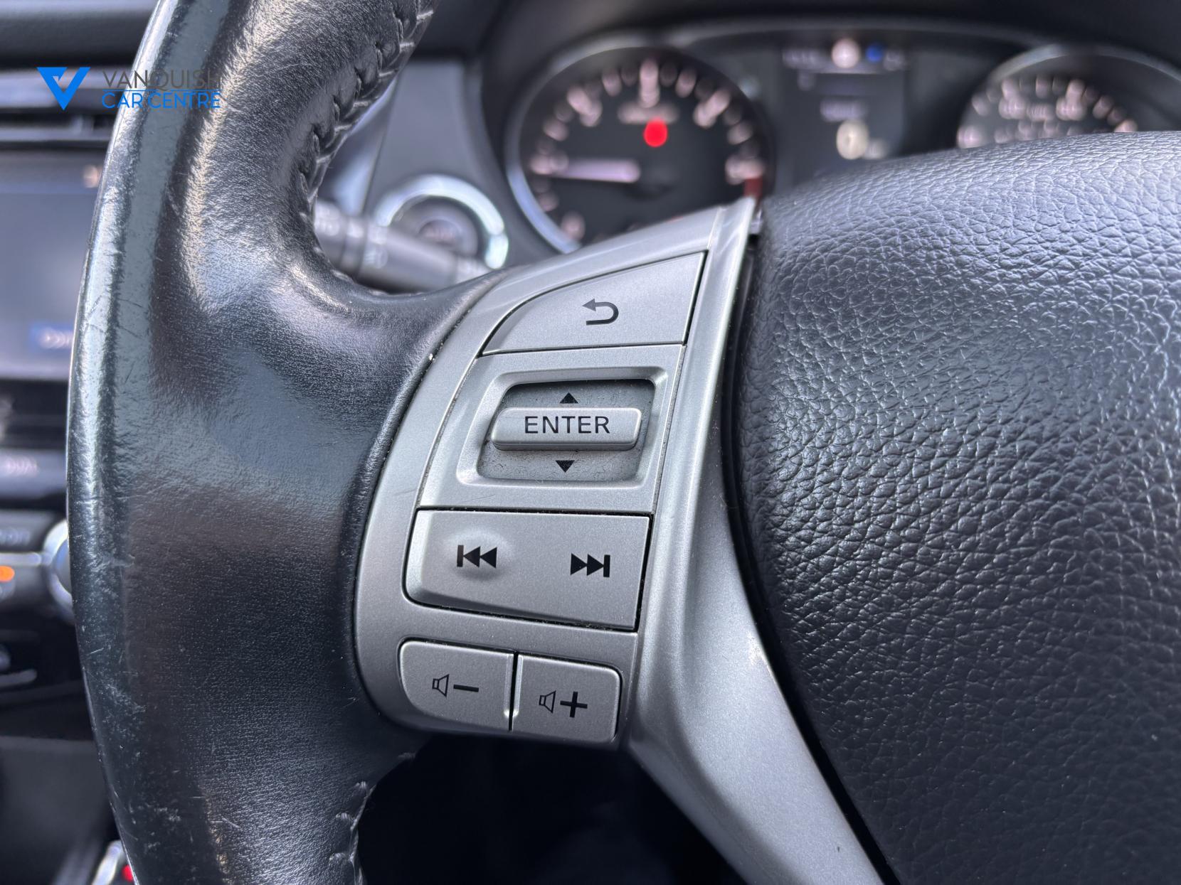 Nissan Qashqai 1.6 dCi N-Connecta SUV 5dr Diesel XTRON 2WD Euro 6 (s/s) (130 ps)