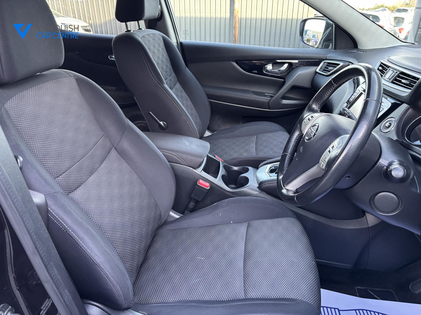 Nissan Qashqai 1.6 dCi N-Connecta SUV 5dr Diesel XTRON 2WD Euro 6 (s/s) (130 ps)