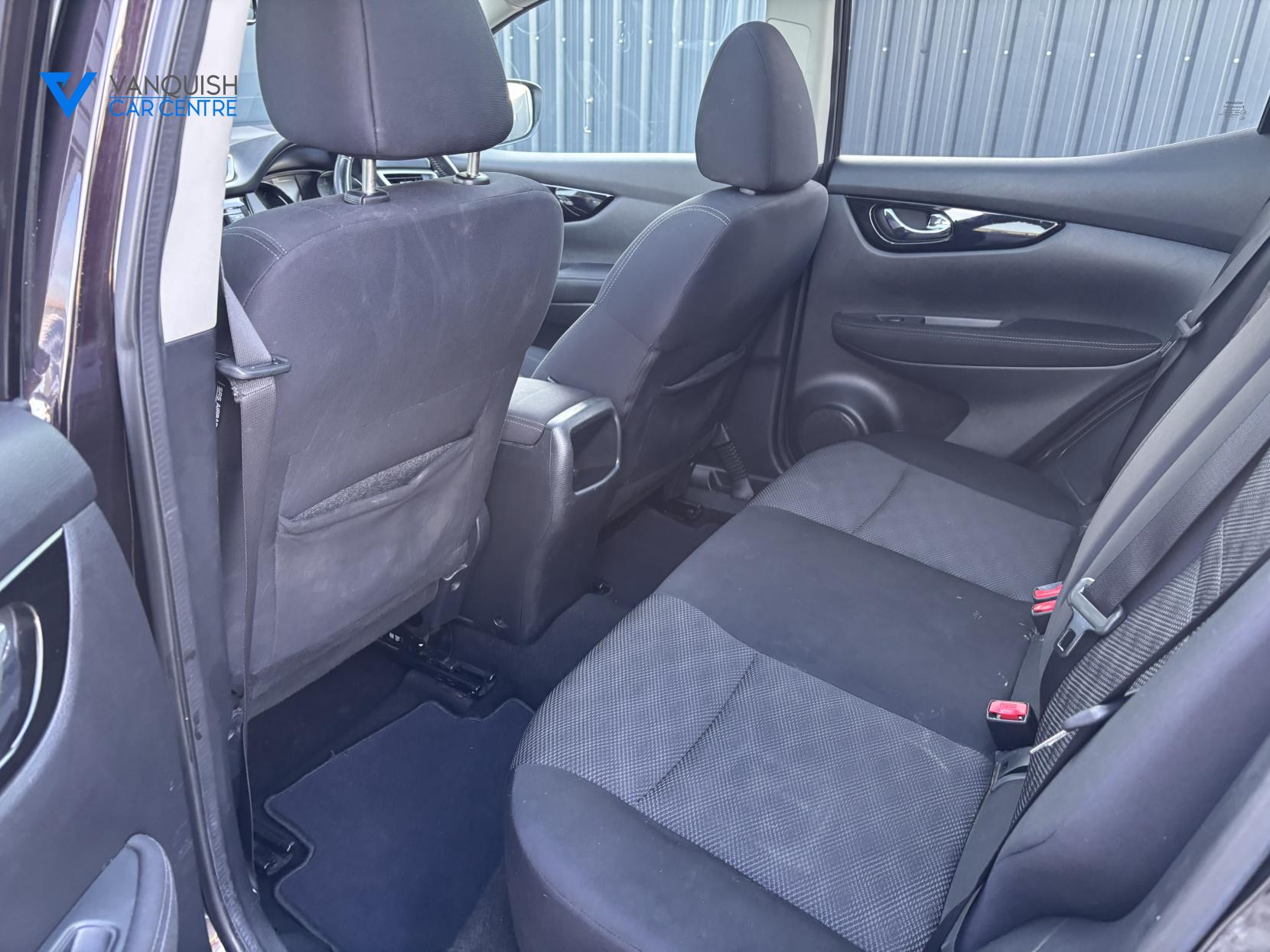 Nissan Qashqai 1.6 dCi N-Connecta SUV 5dr Diesel XTRON 2WD Euro 6 (s/s) (130 ps)