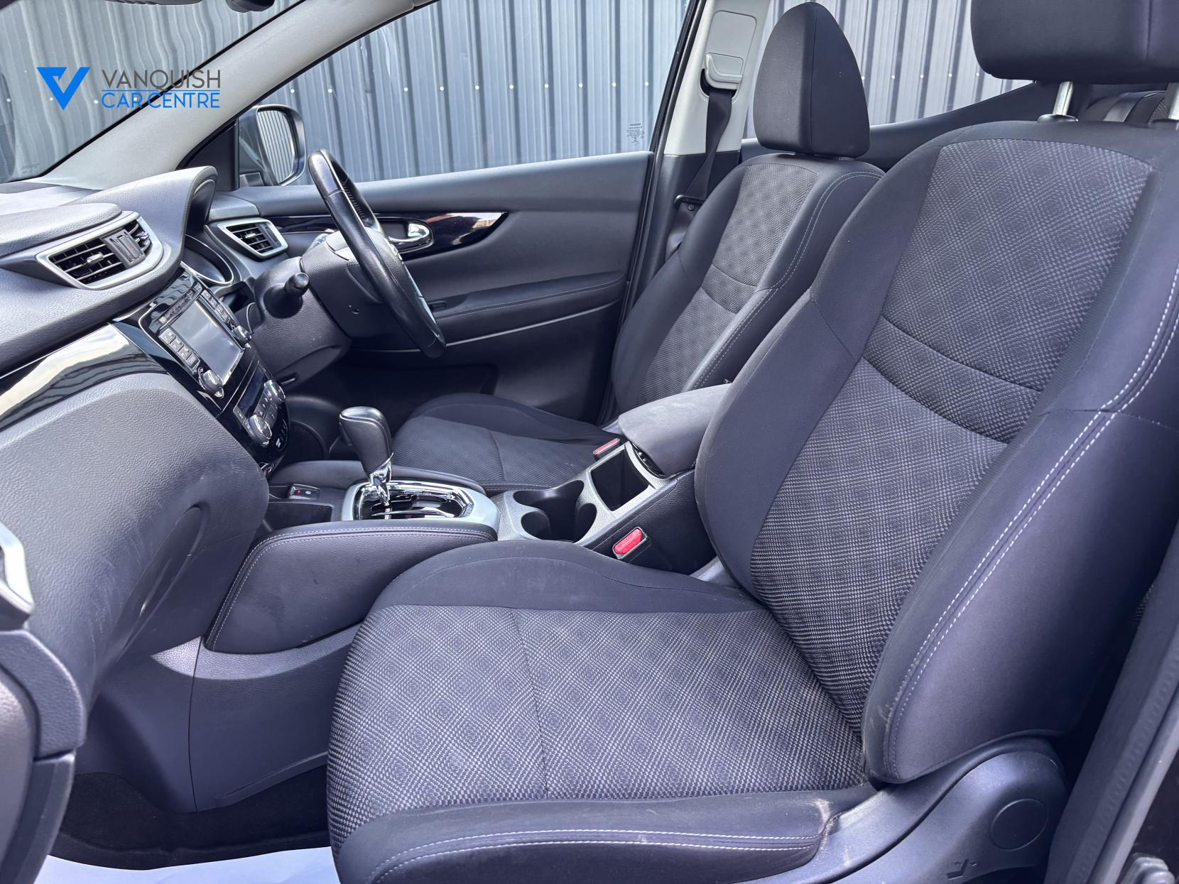 Nissan Qashqai 1.6 dCi N-Connecta SUV 5dr Diesel XTRON 2WD Euro 6 (s/s) (130 ps)