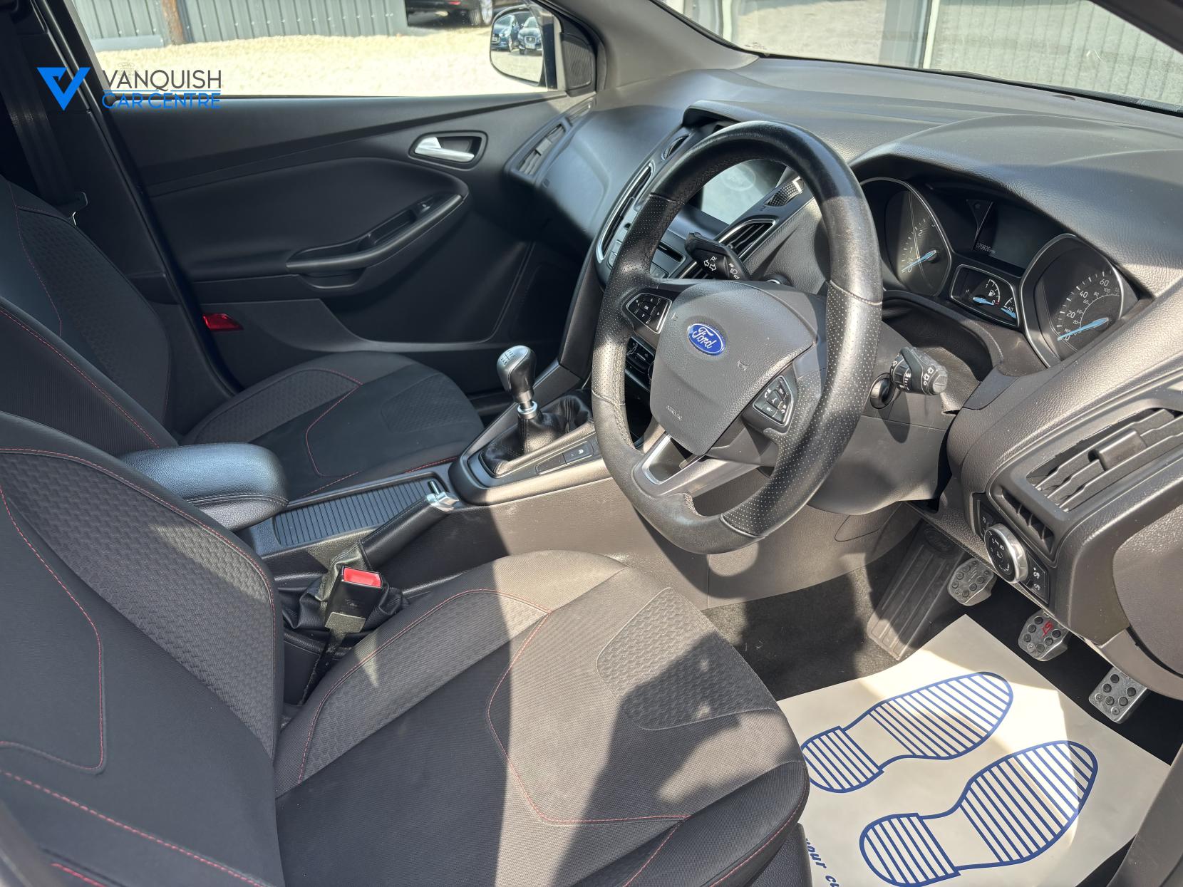 Ford Focus 1.0T EcoBoost ST-Line Hatchback 5dr Petrol Manual Euro 6 (s/s) (125 ps)