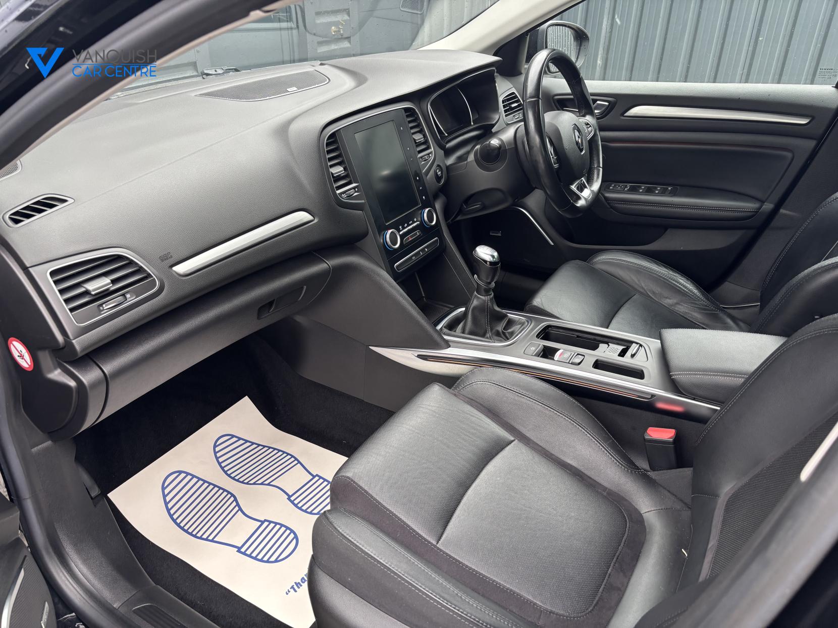 Renault Megane 1.6 dCi Signature Nav Hatchback 5dr Diesel Manual Euro 6 (s/s) (130 ps)