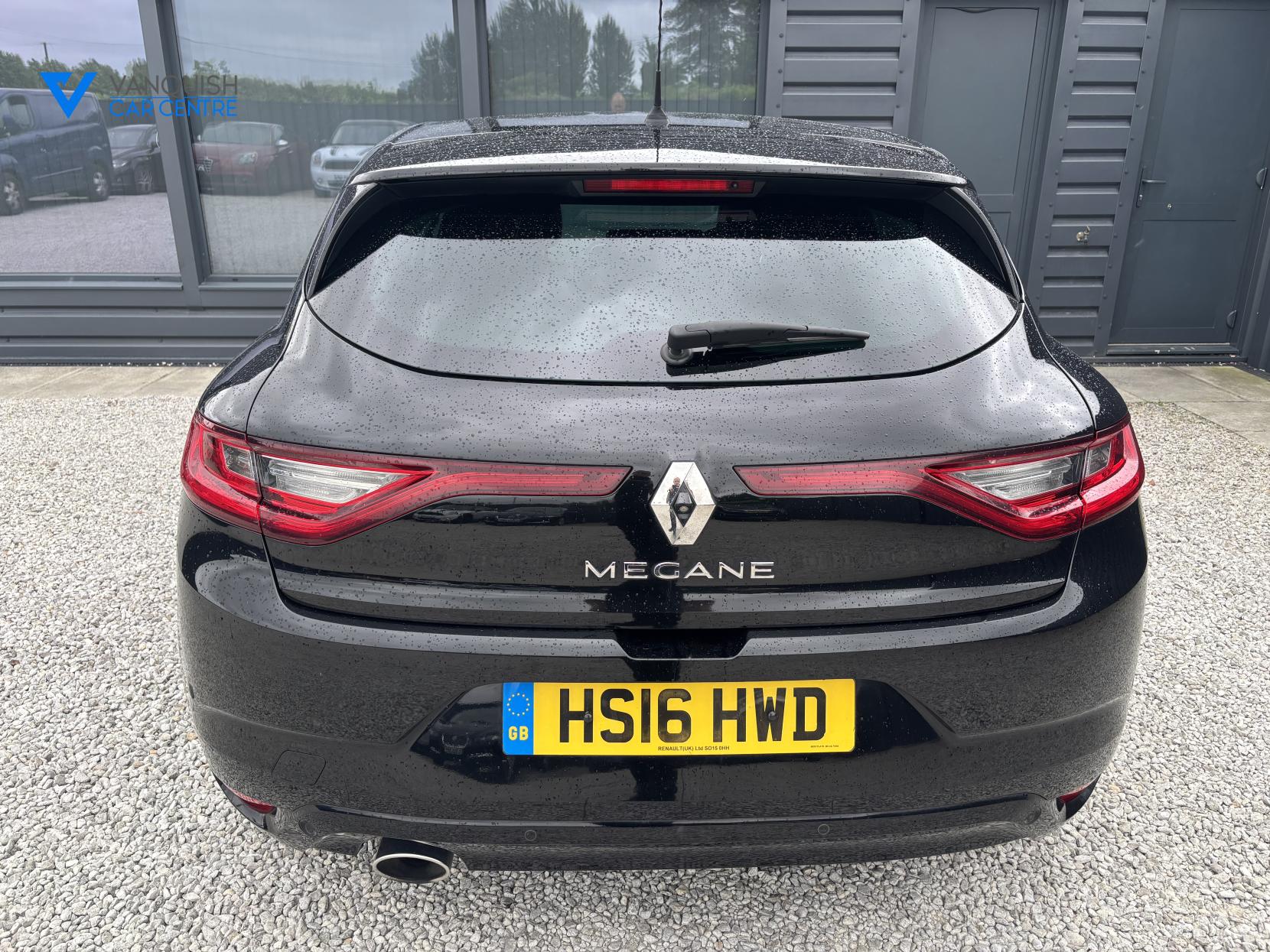 Renault Megane 1.6 dCi Signature Nav Hatchback 5dr Diesel Manual Euro 6 (s/s) (130 ps)