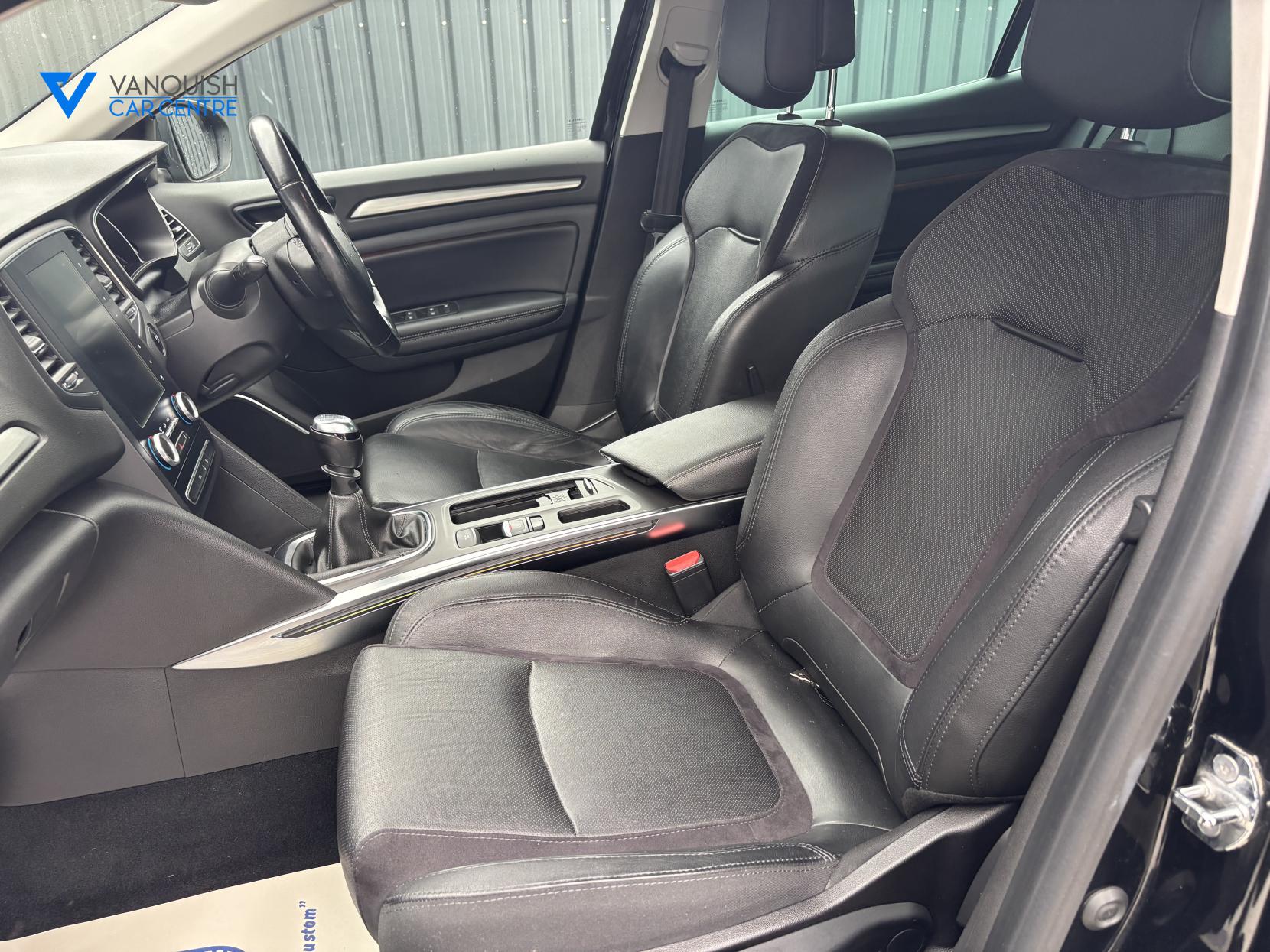Renault Megane 1.6 dCi Signature Nav Hatchback 5dr Diesel Manual Euro 6 (s/s) (130 ps)