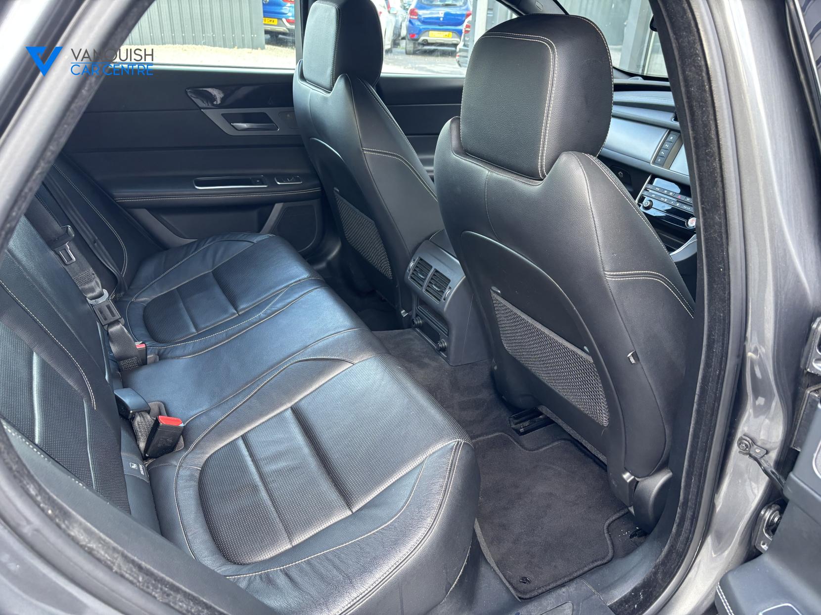 Jaguar XF 2.0d R-Sport Saloon 4dr Diesel Auto Euro 6 (s/s) (180 ps)