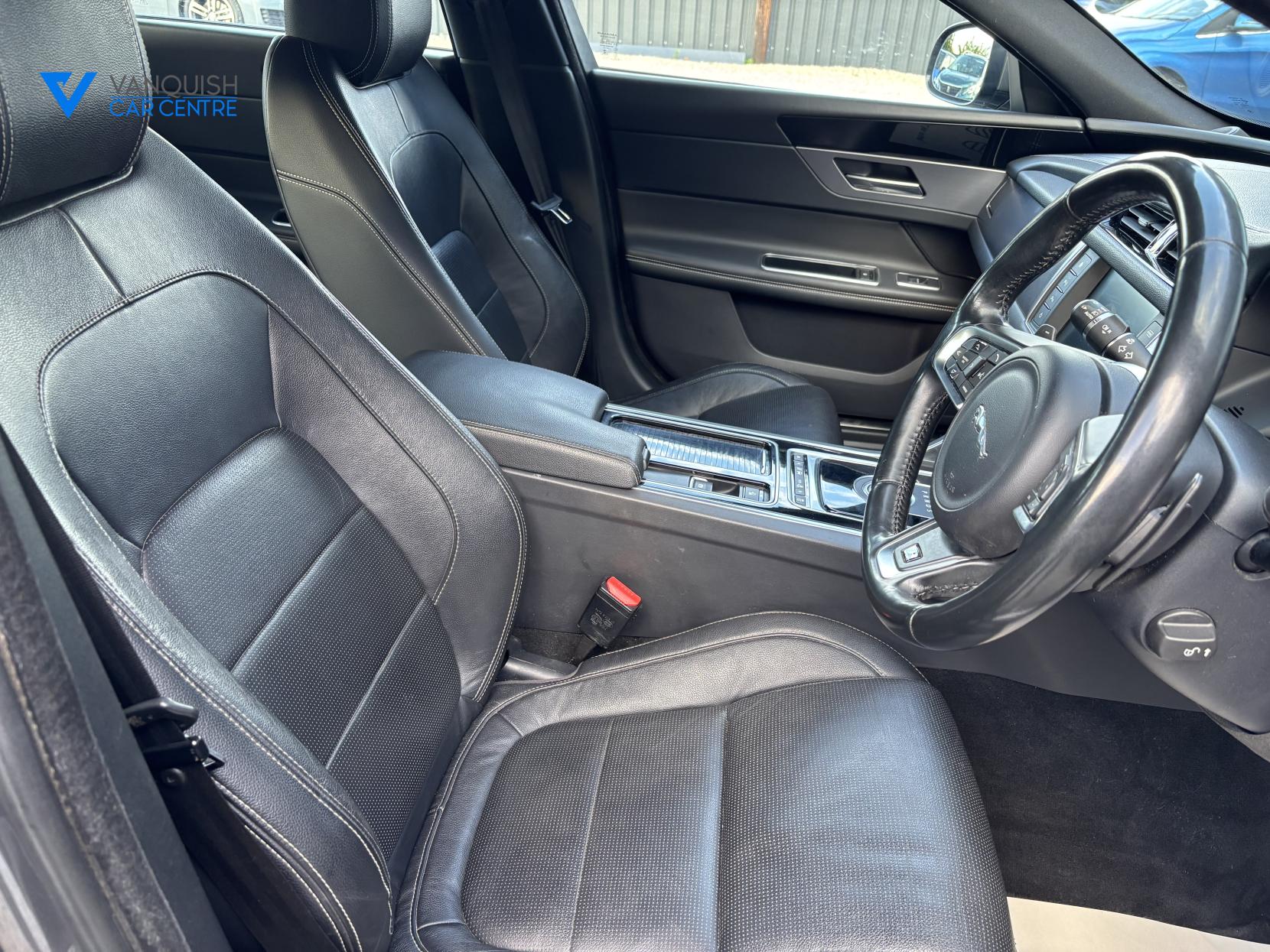 Jaguar XF 2.0d R-Sport Saloon 4dr Diesel Auto Euro 6 (s/s) (180 ps)