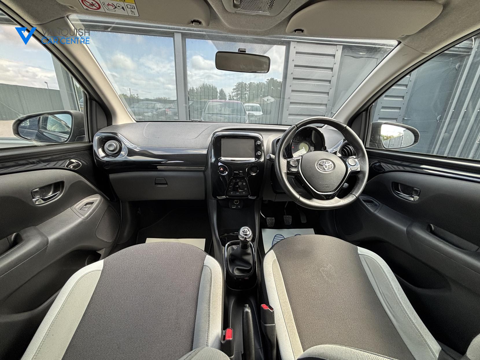 Toyota AYGO 1.0 VVT-i x-press Hatchback 5dr Petrol Manual Euro 6 (68 ps)