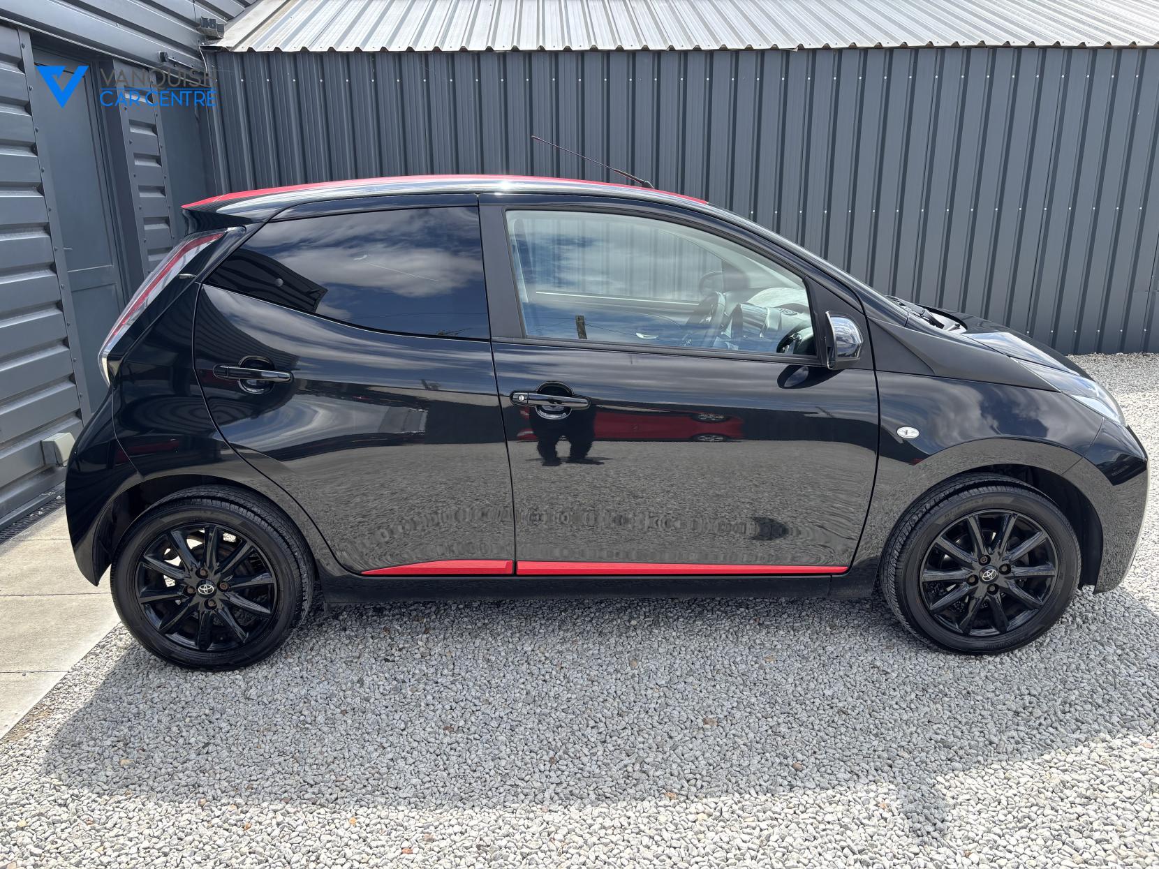 Toyota AYGO 1.0 VVT-i x-press Hatchback 5dr Petrol Manual Euro 6 (68 ps)