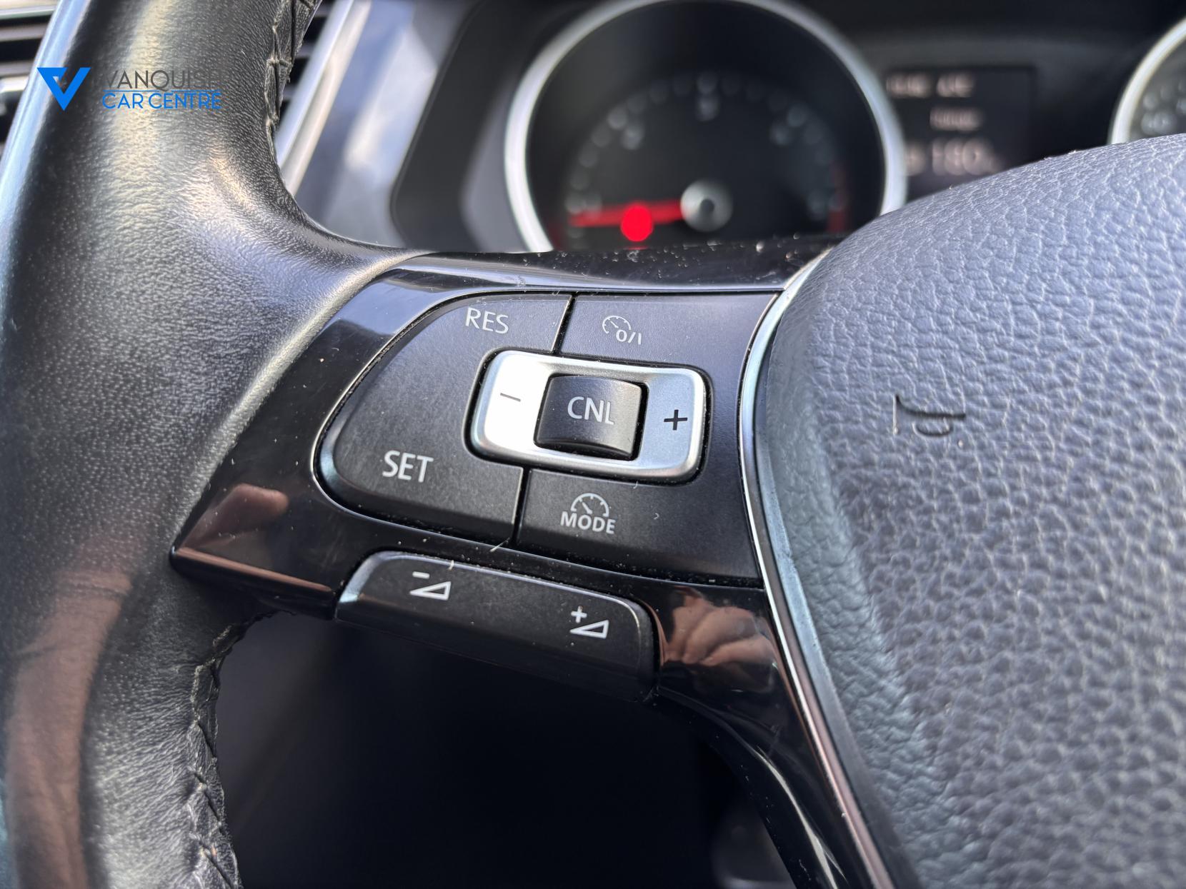 Volkswagen Tiguan 2.0 TDI BlueMotion Tech SE Navigation SUV 5dr Diesel Manual Euro 6 (s/s) (150 ps)