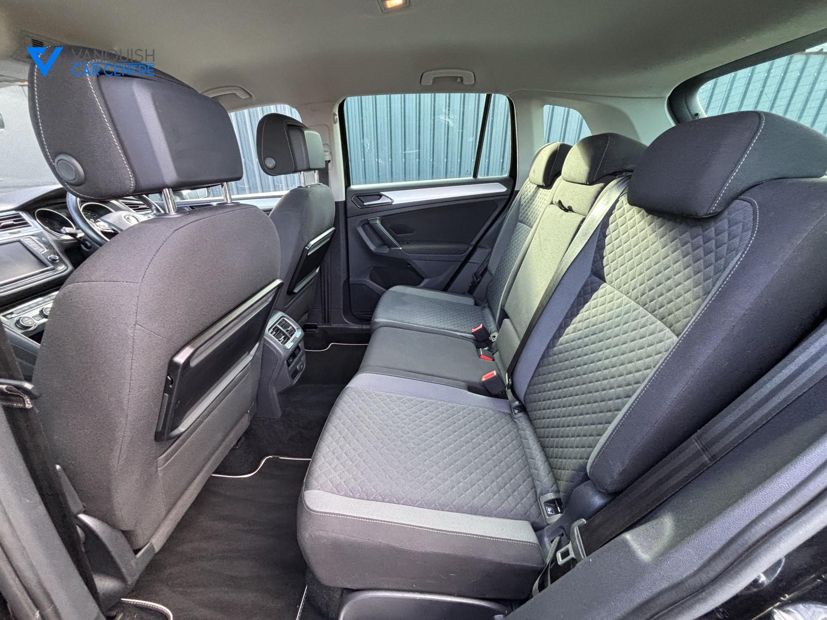 Volkswagen Tiguan 2.0 TDI BlueMotion Tech SE Navigation SUV 5dr Diesel Manual Euro 6 (s/s) (150 ps)