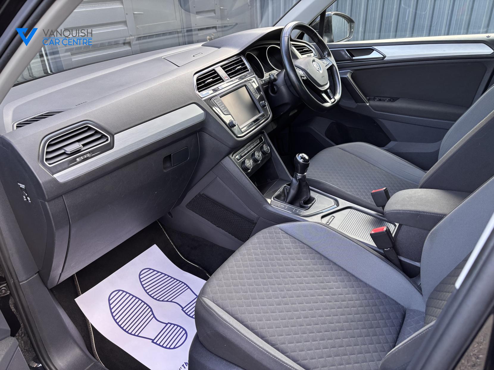Volkswagen Tiguan 2.0 TDI BlueMotion Tech SE Navigation SUV 5dr Diesel Manual Euro 6 (s/s) (150 ps)
