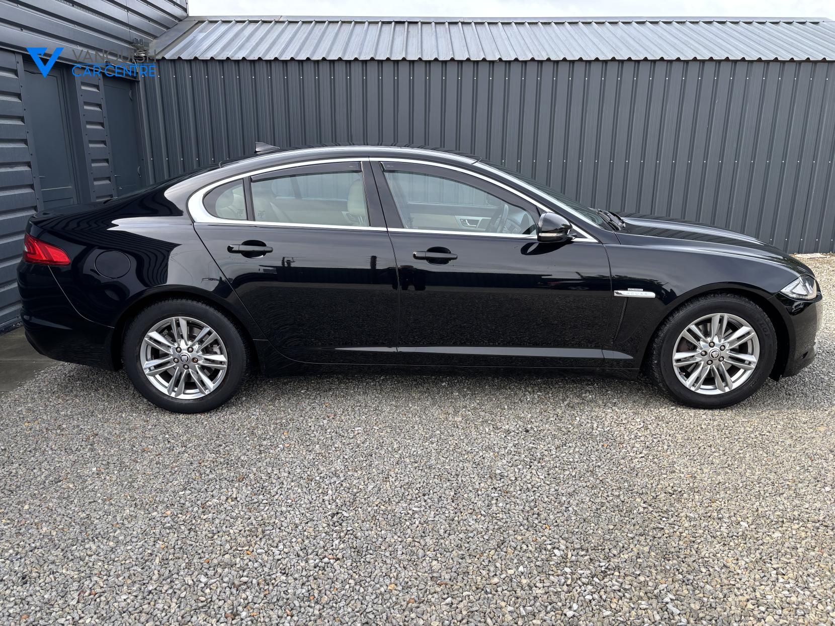 Jaguar XF 2.2d Luxury Saloon 4dr Diesel Auto Euro 5 (s/s) (163 ps)