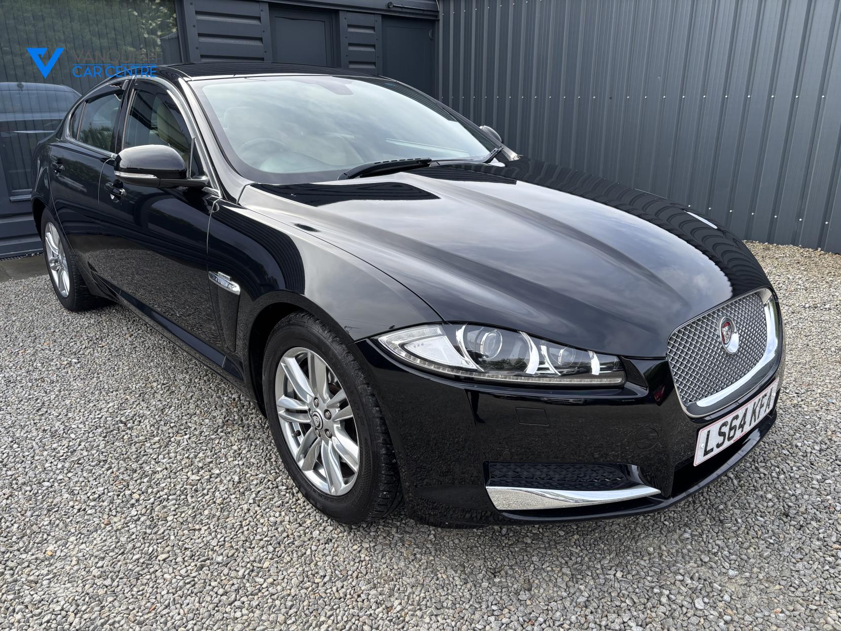 Jaguar XF 2.2d Luxury Saloon 4dr Diesel Auto Euro 5 (s/s) (163 ps)