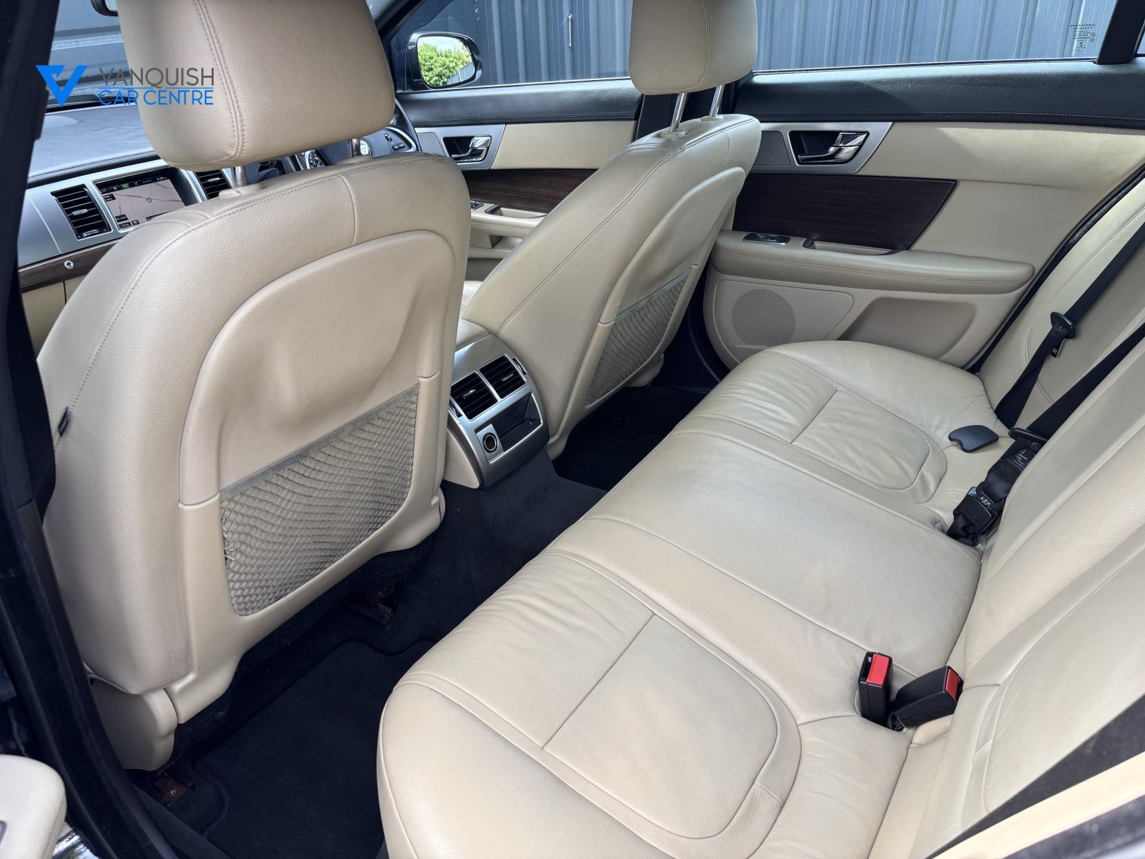 Jaguar XF 2.2d Luxury Saloon 4dr Diesel Auto Euro 5 (s/s) (163 ps)