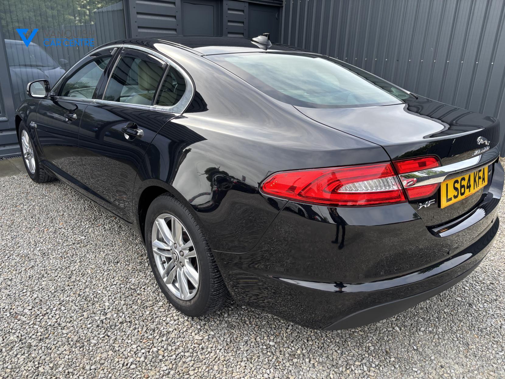 Jaguar XF 2.2d Luxury Saloon 4dr Diesel Auto Euro 5 (s/s) (163 ps)