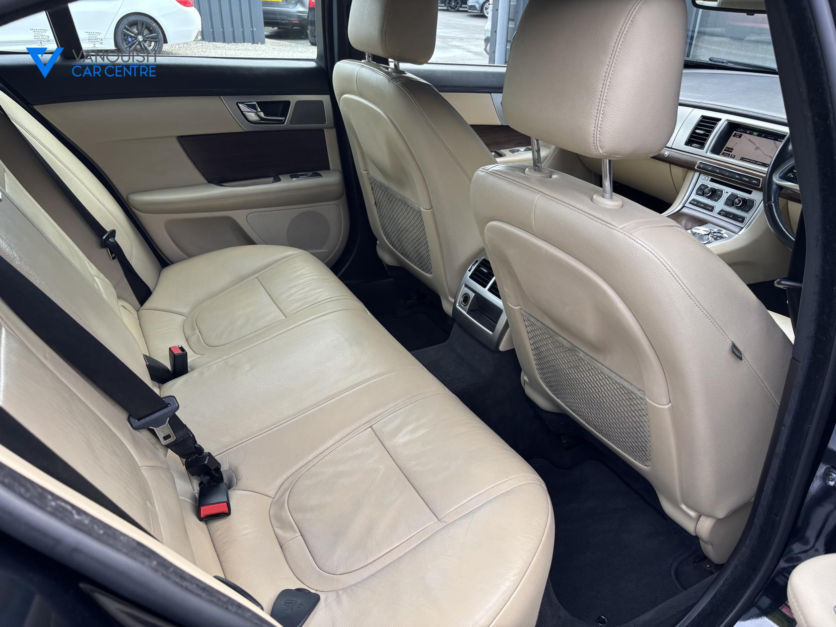 Jaguar XF 2.2d Luxury Saloon 4dr Diesel Auto Euro 5 (s/s) (163 ps)