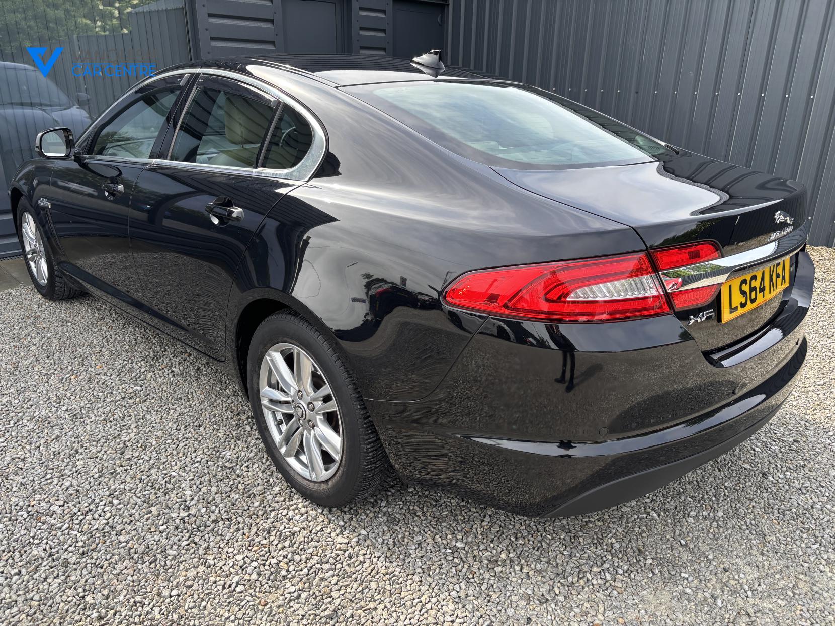 Jaguar XF 2.2d Luxury Saloon 4dr Diesel Auto Euro 5 (s/s) (163 ps)