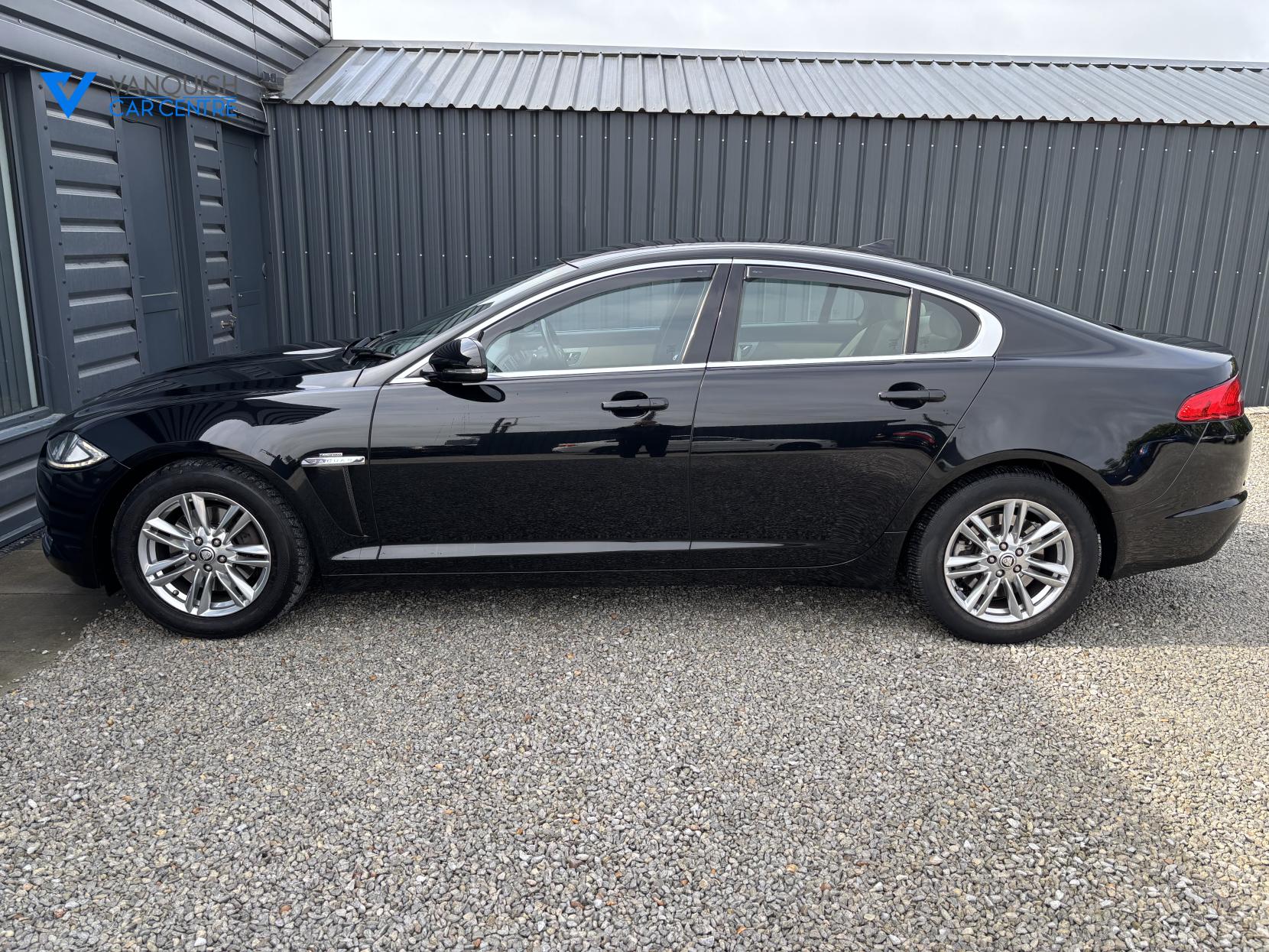 Jaguar XF 2.2d Luxury Saloon 4dr Diesel Auto Euro 5 (s/s) (163 ps)