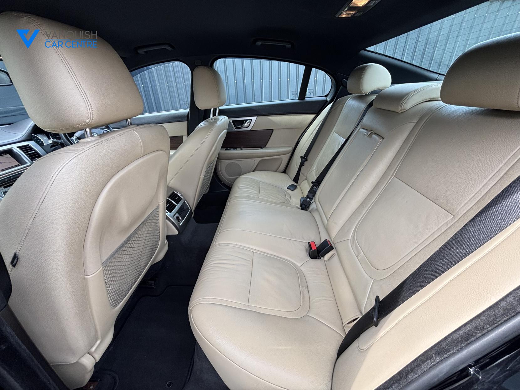 Jaguar XF 2.2d Luxury Saloon 4dr Diesel Auto Euro 5 (s/s) (163 ps)